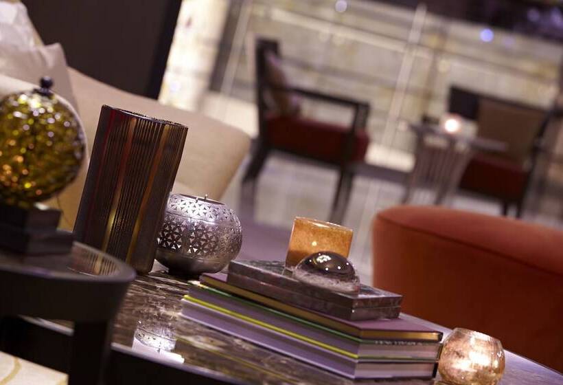 هتل Renaissance Istanbul Polat Bosphorus