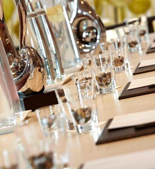 هتل Renaissance Istanbul Polat Bosphorus