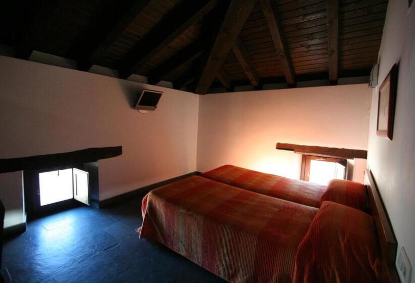 فندق ريفى Antiguo Palacio De Atienza