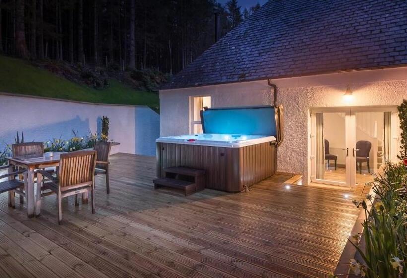 فندق ريفى Glencoe House