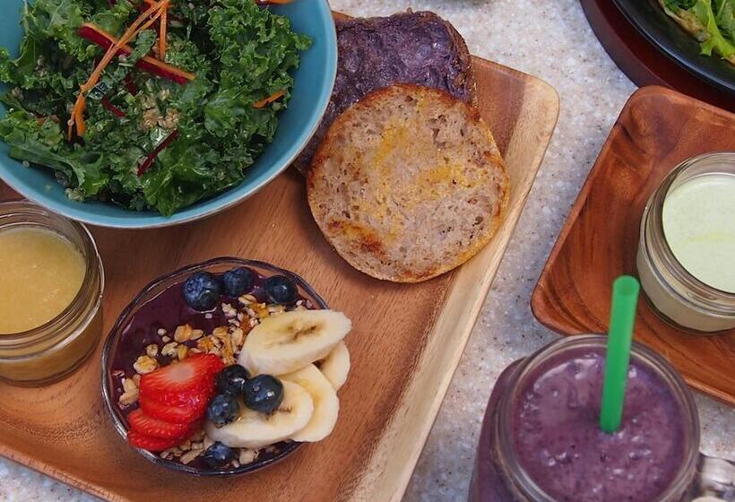 Shoreline Hotel Waikiki