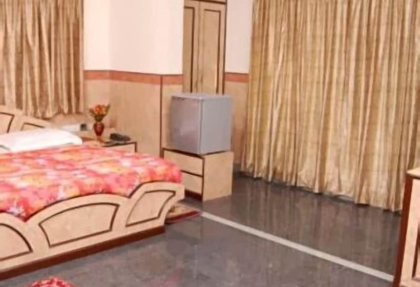 בית מלון כפרי Suriya International