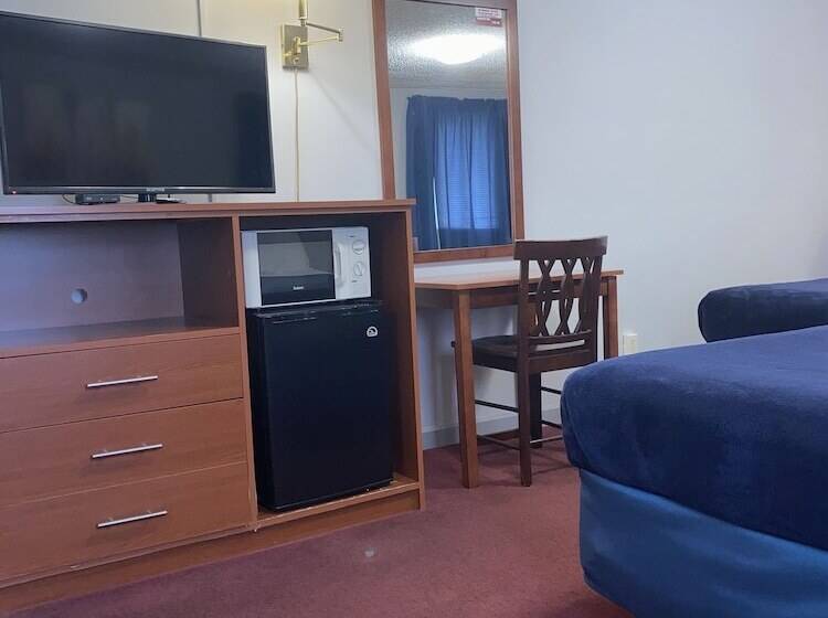 فندق Swiss Cottage Inn