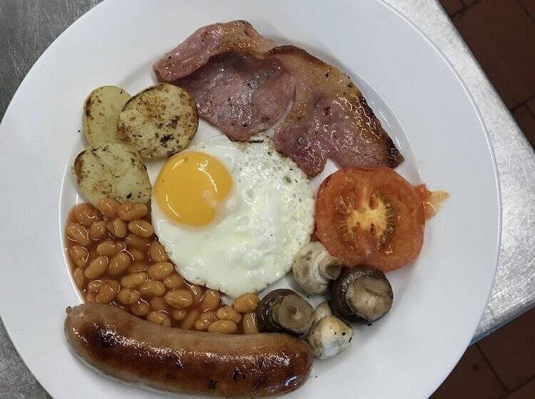 Отель The Bell At Boxford