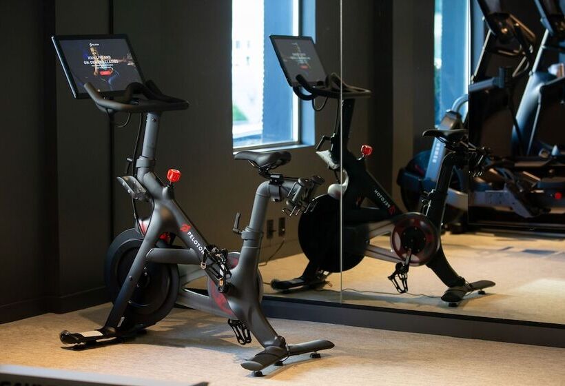 هتل The Lloyd Stamford, Tapestry Collection By Hilton