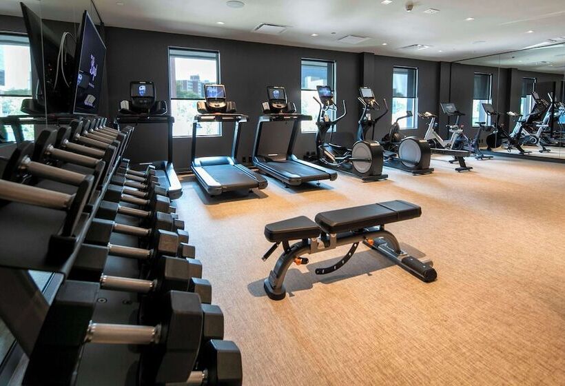 هتل The Lloyd Stamford, Tapestry Collection By Hilton