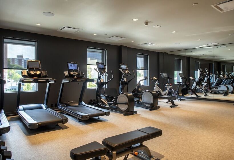 هتل The Lloyd Stamford, Tapestry Collection By Hilton