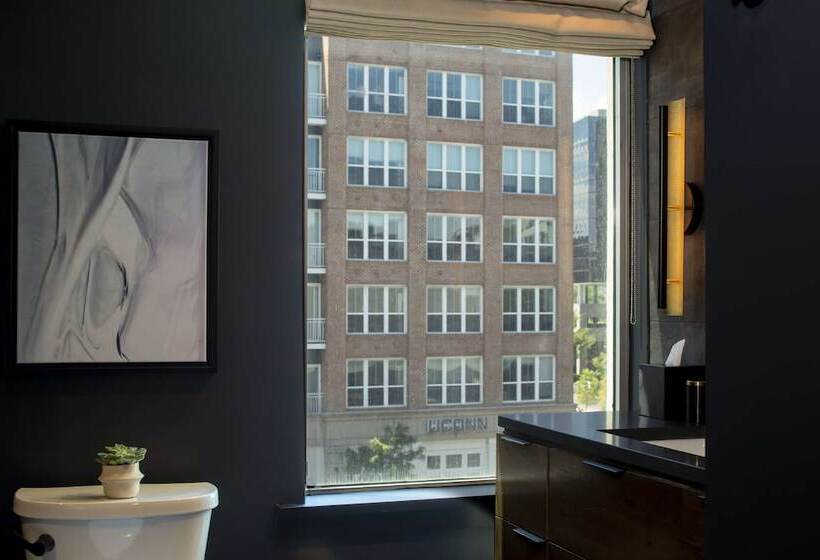 هتل The Lloyd Stamford, Tapestry Collection By Hilton