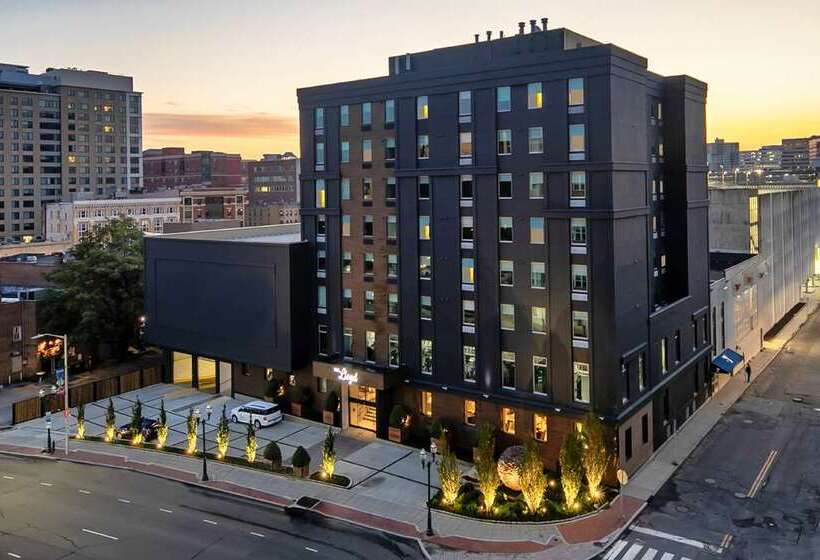 هتل The Lloyd Stamford, Tapestry Collection By Hilton