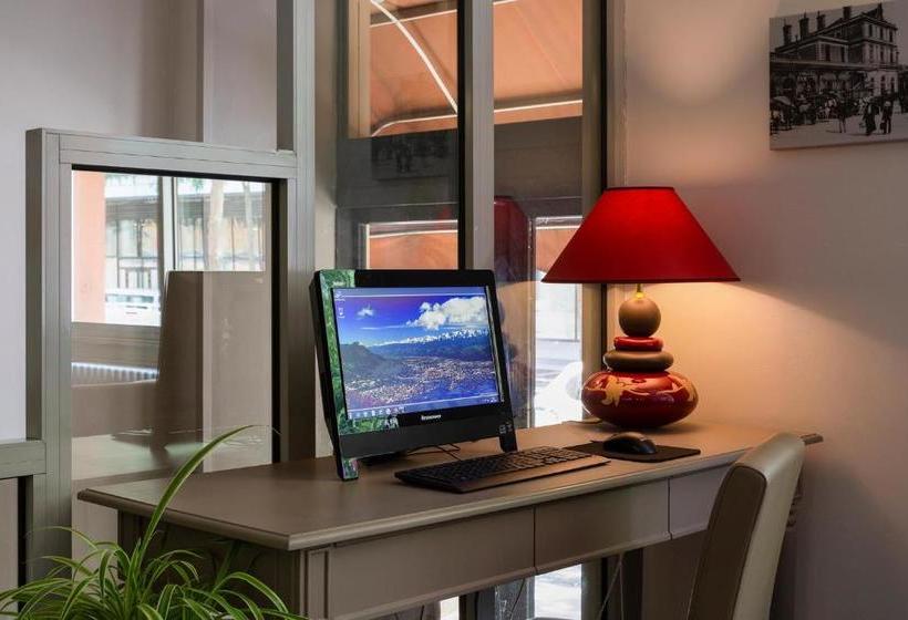 Отель The Originals City, Hôtel Gambetta, Grenoble