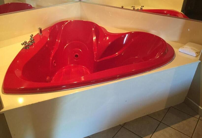 בית מלון כפרי Thunderbird Lodge