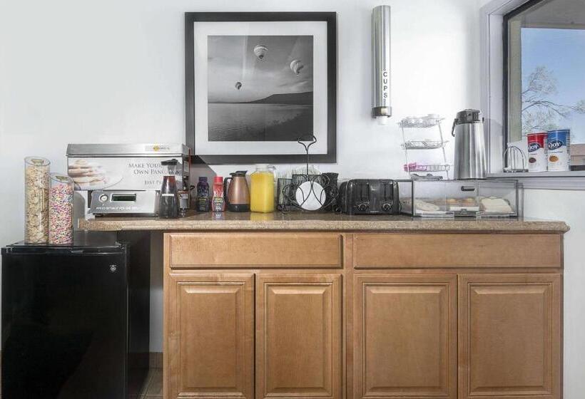 فندق Travelodge By Wyndham Las Vegas Nm