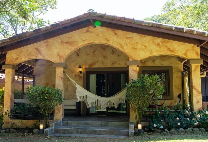 فندق Valle Escondido Wellness Resort