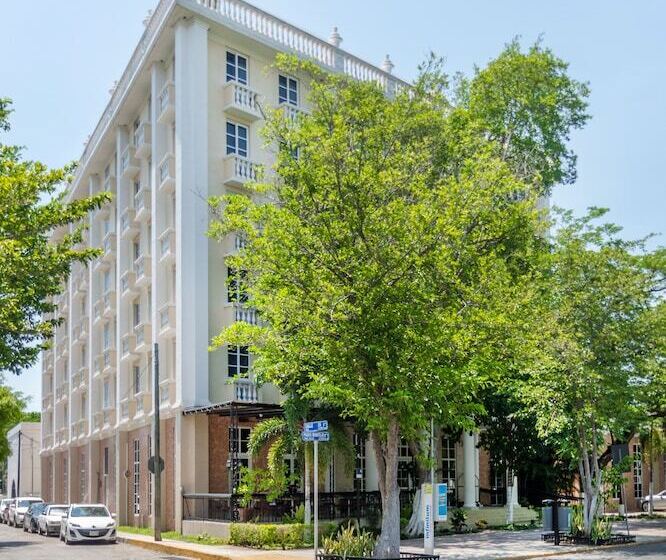 Отель Victoria Merida