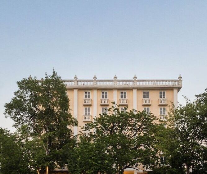 Отель Victoria Merida