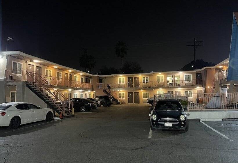 فندق على الطريق La Casa Inn