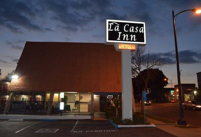 فندق على الطريق La Casa Inn