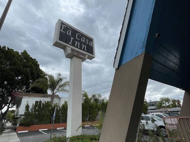 فندق على الطريق La Casa Inn