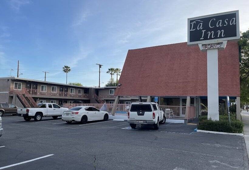 فندق على الطريق La Casa Inn