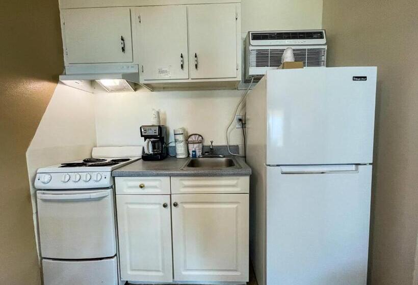 Oceanfront Viking Motel