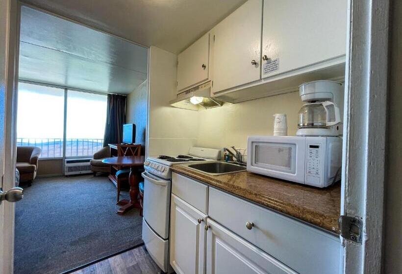 Oceanfront Viking Motel