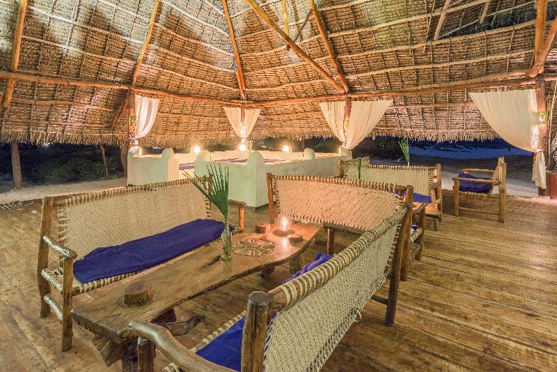 استراحتگاه Hakuna Majiwe Beach Lodge