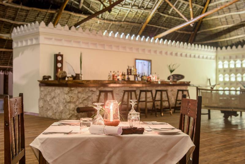 استراحتگاه Hakuna Majiwe Beach Lodge