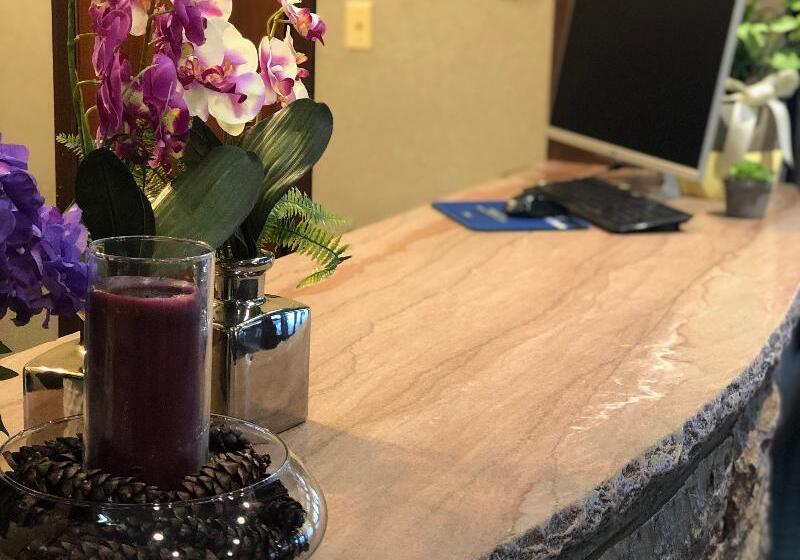 Roaring Brook Ranch Resort