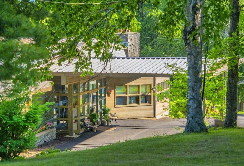 Roaring Brook Ranch Resort