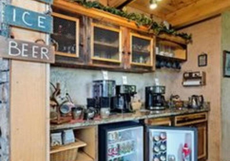 White River Lodge Bed And Breakfast