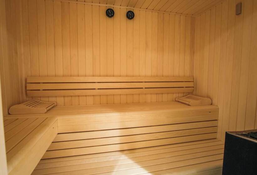 Belambra Clubs Les Saisies   Les Embrunes   Ski Pass Included