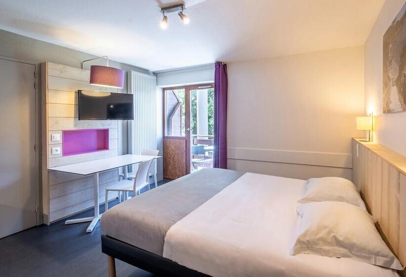 Belambra Clubs Les Saisies   Les Embrunes   Ski Pass Included