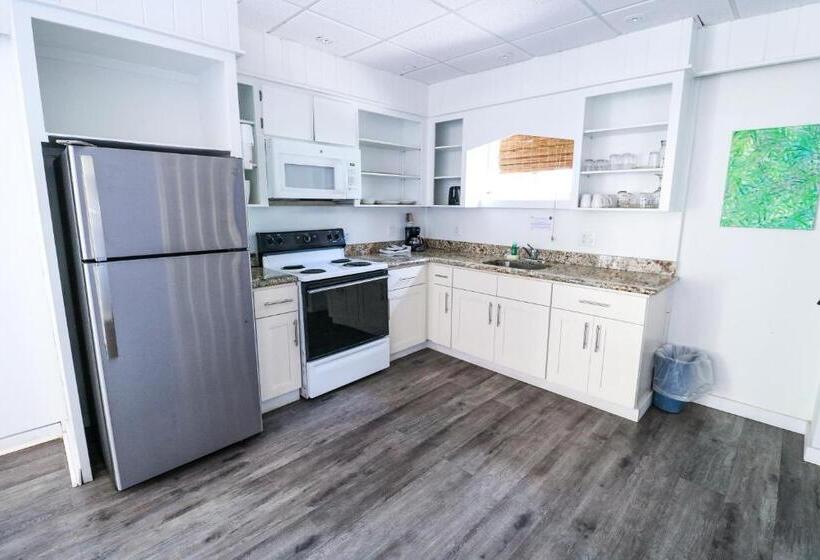 Drop Anchor Resort & Marina