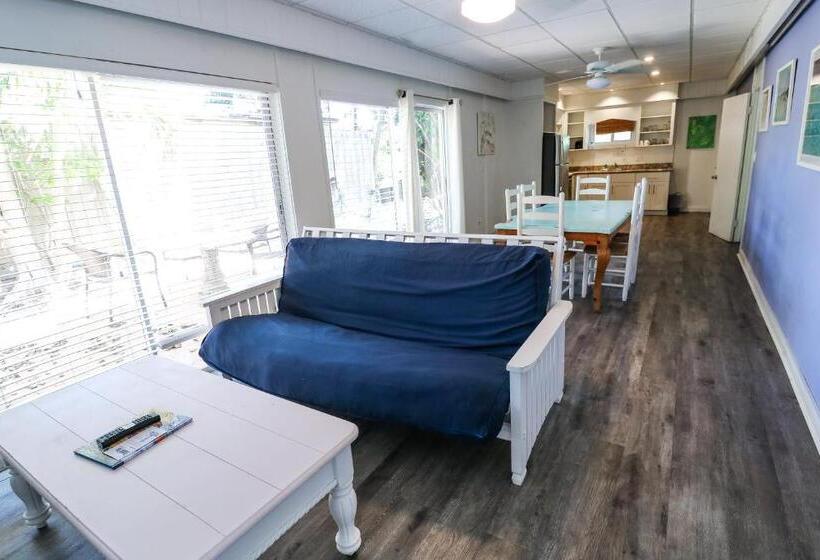 Drop Anchor Resort & Marina