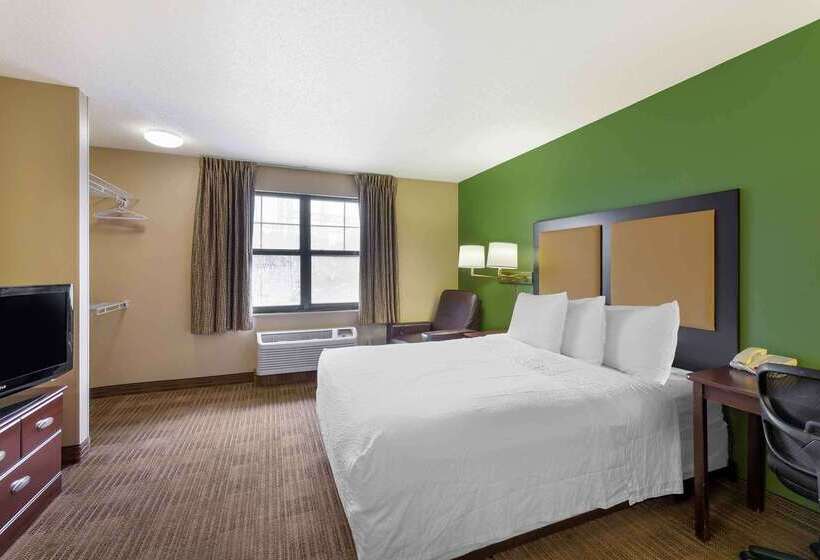 Extended Stay America Suites  Cleveland  Brooklyn