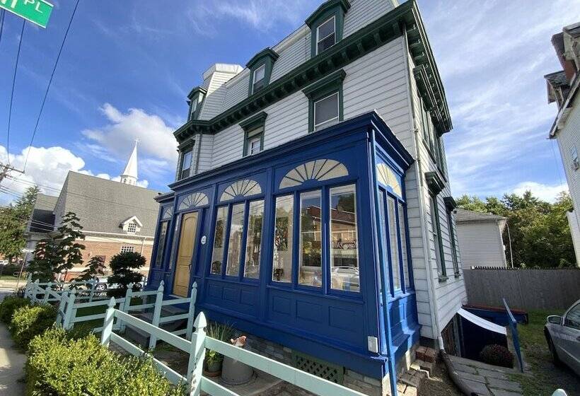 Fort Place Bed & Breakfast