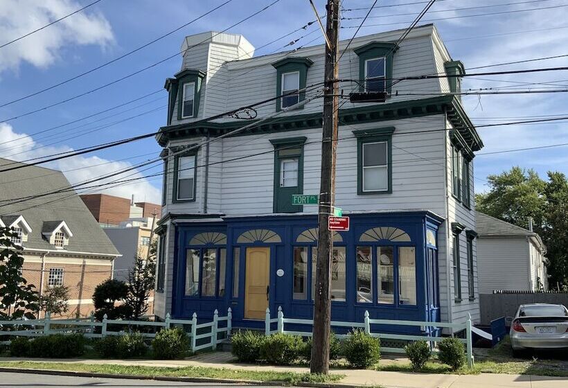 Fort Place Bed & Breakfast