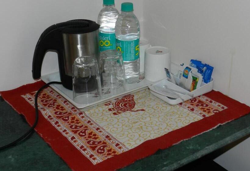 ホテル Arya Niwas