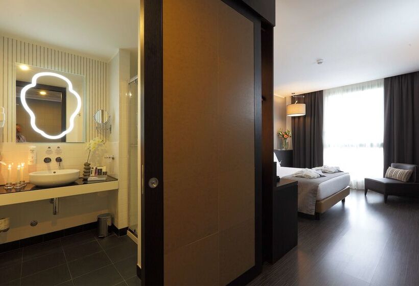 Отель Best Western Premier Chc Airport