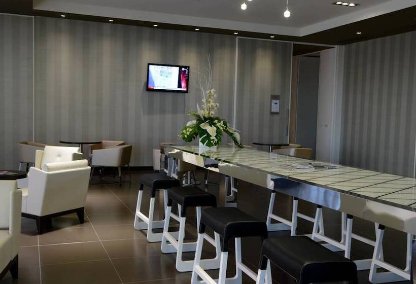 Отель Best Western Premier Chc Airport