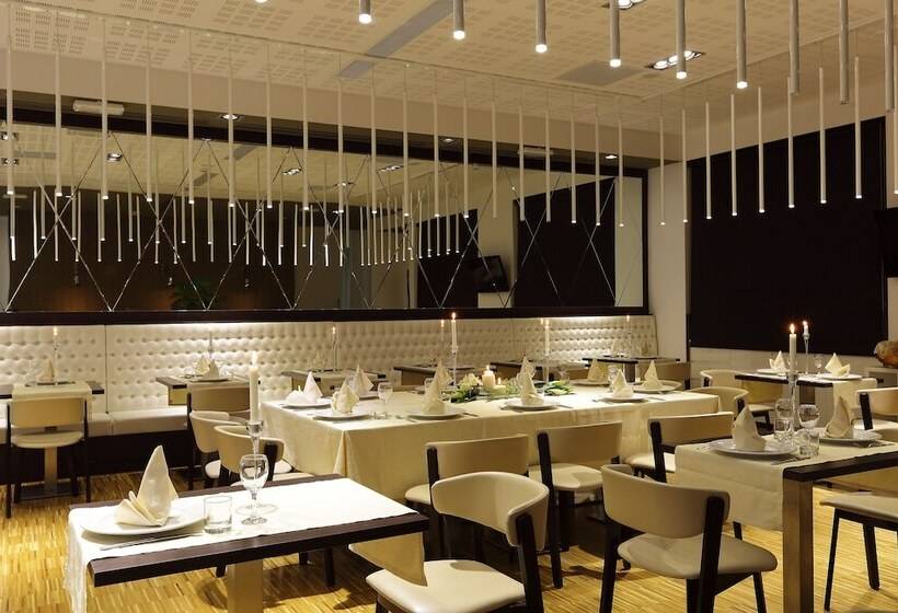 Отель Best Western Premier Chc Airport