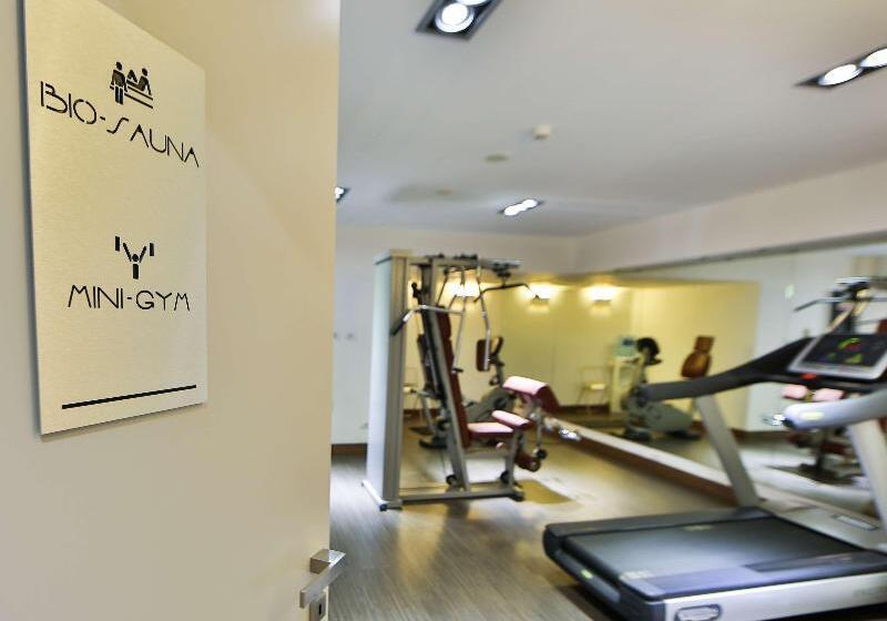 Отель Best Western Premier Chc Airport