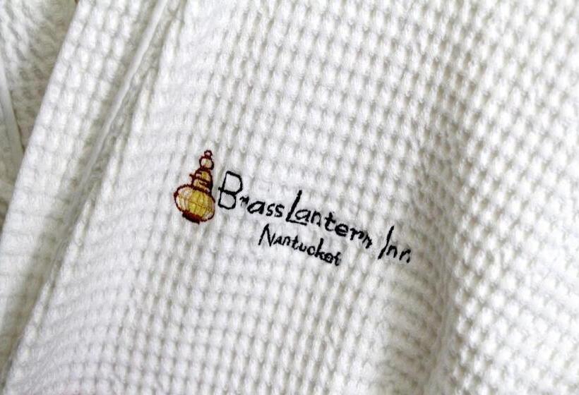 Отель Brass Lantern Inn