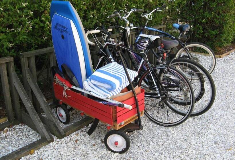 Отель Brass Lantern Inn