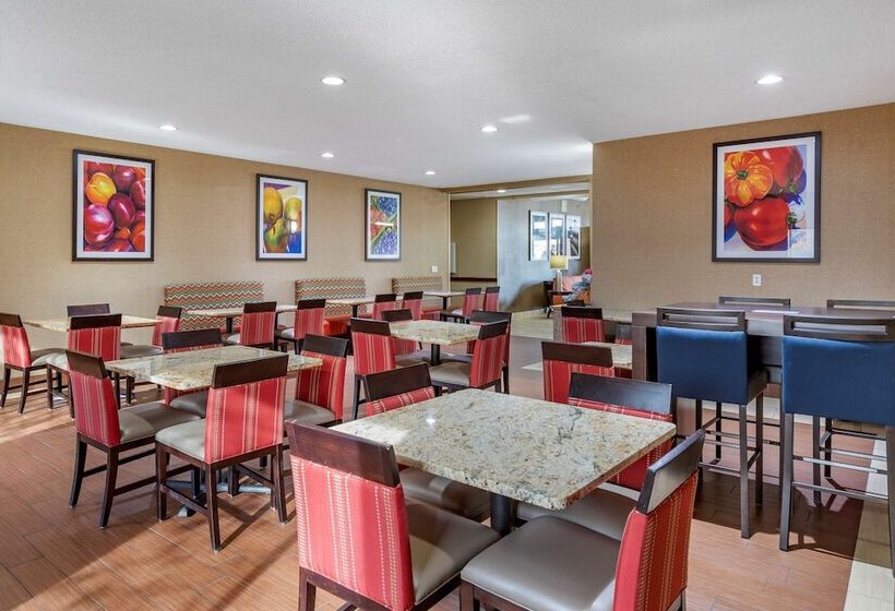 فندق Comfort Suites Southfield Detroit