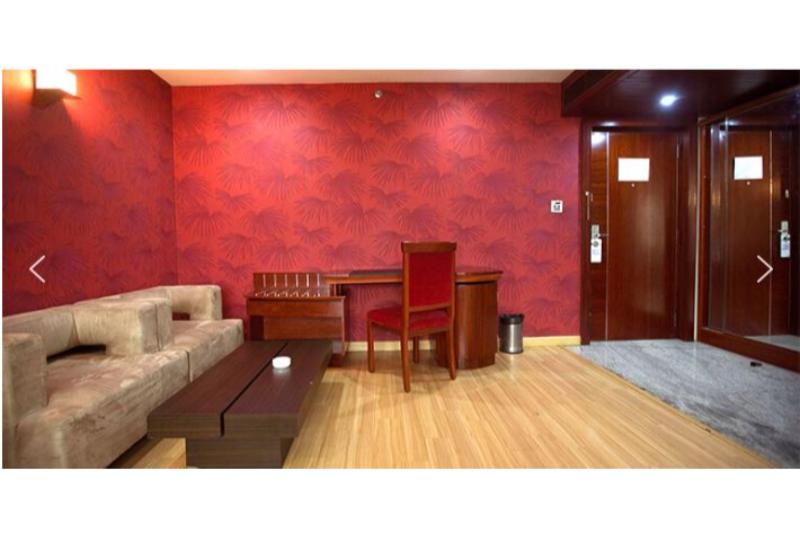 Отель Confident Propus