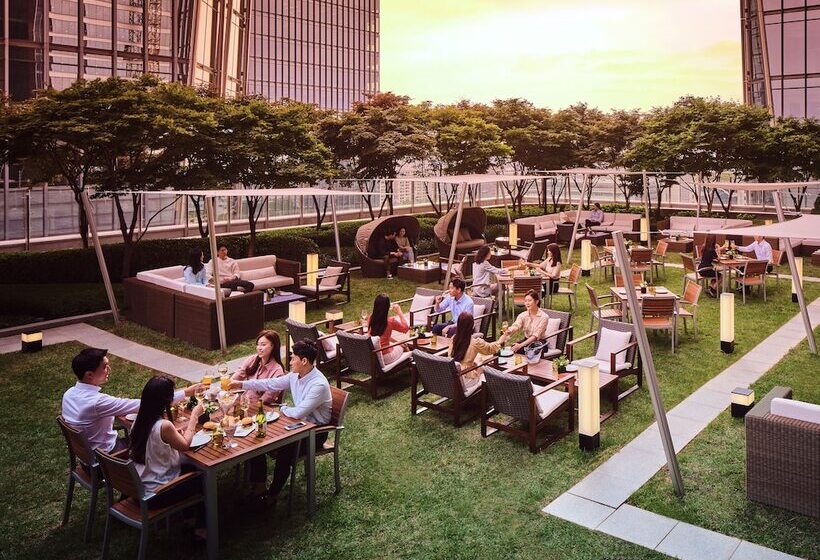 Отель Conrad Seoul