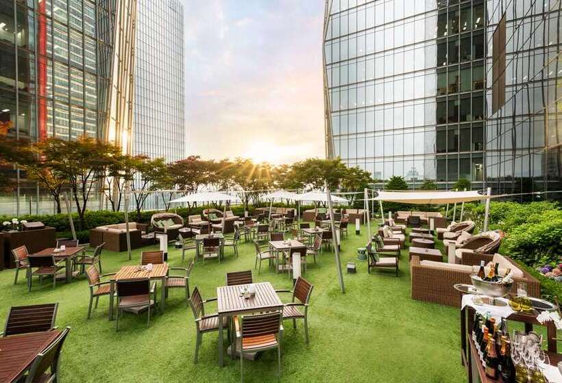 Отель Conrad Seoul