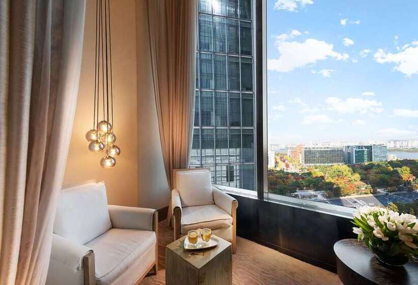 Отель Conrad Seoul