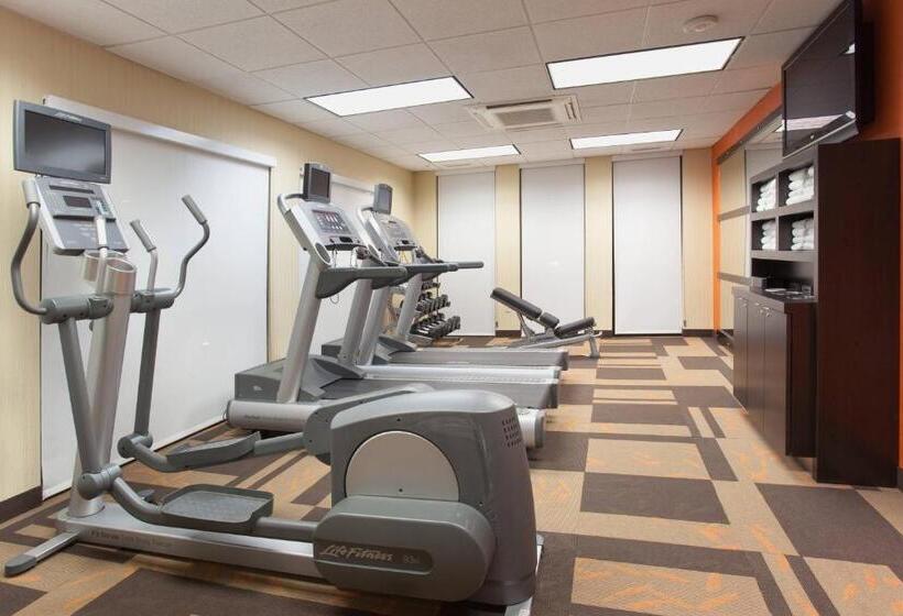 فندق Courtyard Casper